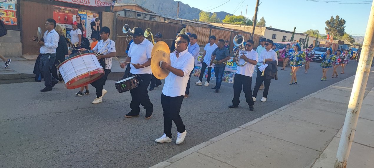 /carnaval-multicultural-kellollampu-2024-lleno-de-musica-colores-y