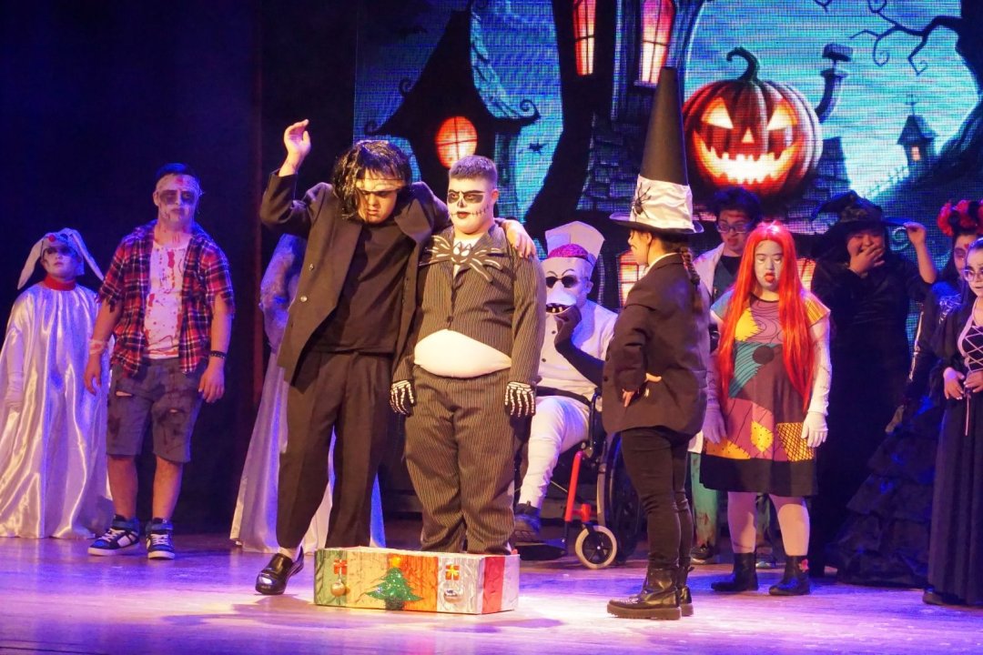 /copiapo-celebro-el-estreno-de-un-extrano-mundo-inspiradora-puesta-en