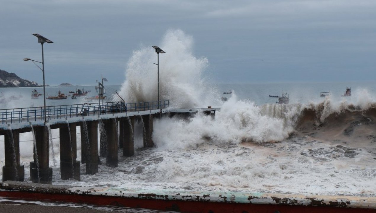/local/desastre-en-taltal-marejadas-dejan-cuantiosos-danos