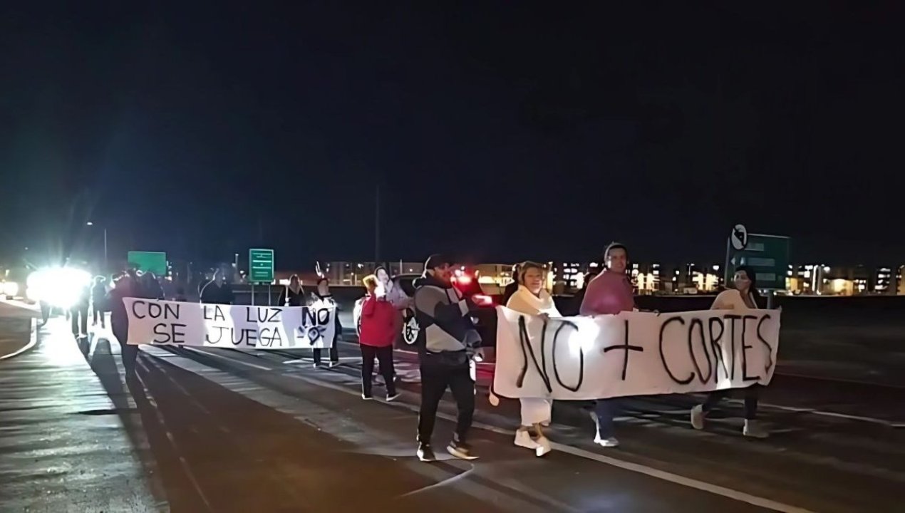 /mejillones-se-cansa-13-cortes-de-luz-en-30-dias-llevan-a-demanda-colectiva