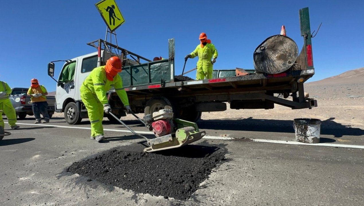 /comienzan-trabajos-para-reparar-hoyos-en-ruta-b-710-entre-taltal-y
