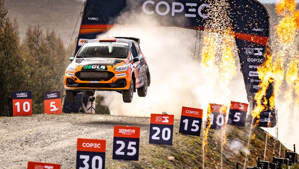 /carlos-prieto-celebra-podio-en-el-mundial-de-rally-y-ya-prepara-su-proximo