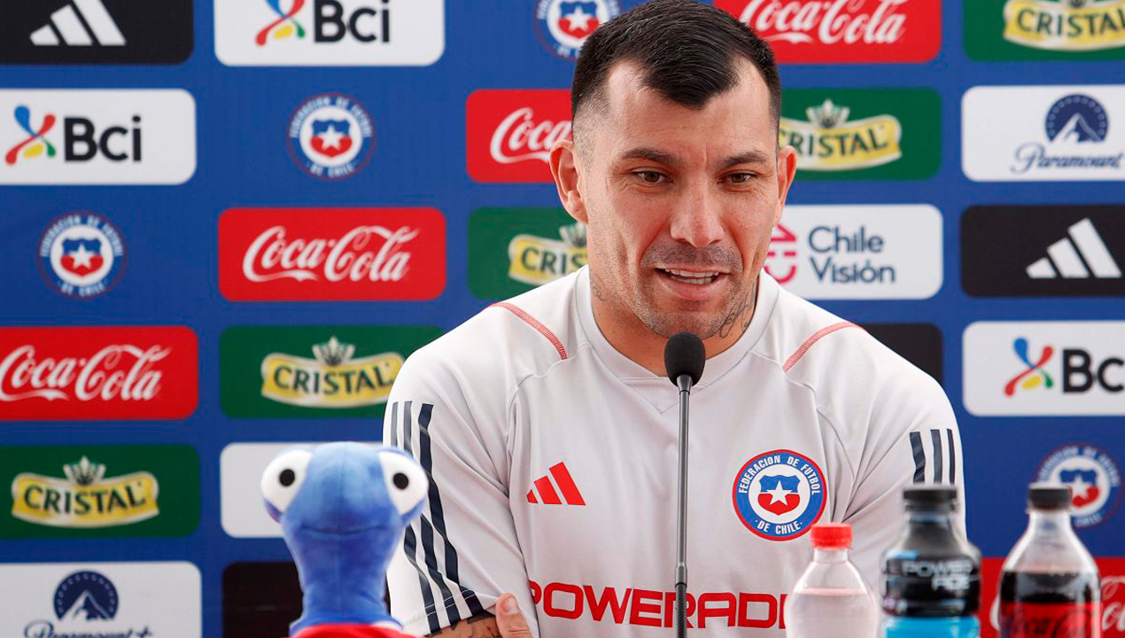 /gary-medel-respalda-a-berizzo-esperemos-que-siga-porque-trabaja-con-mucha-intensidad