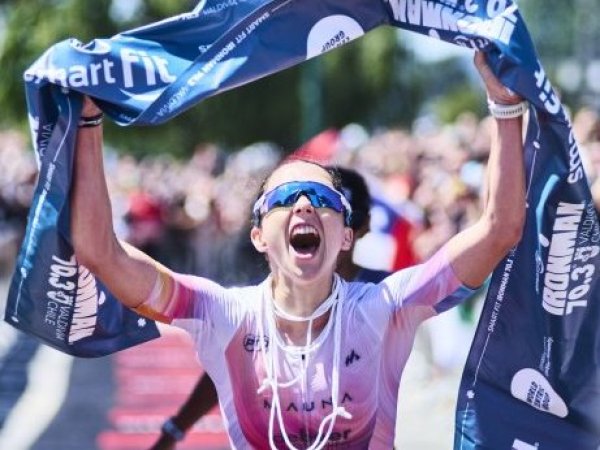 Triatleta chilena fue la primera ganadora del recién estrenado Ironman de Valdivia