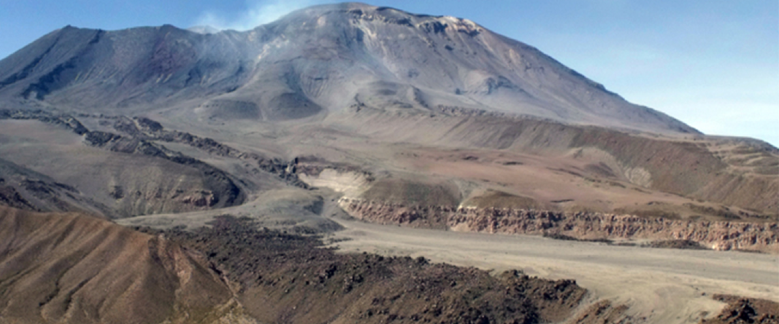 Volcán Láscar: Se mantiene alerta amarilla por posible actividad eruptiva