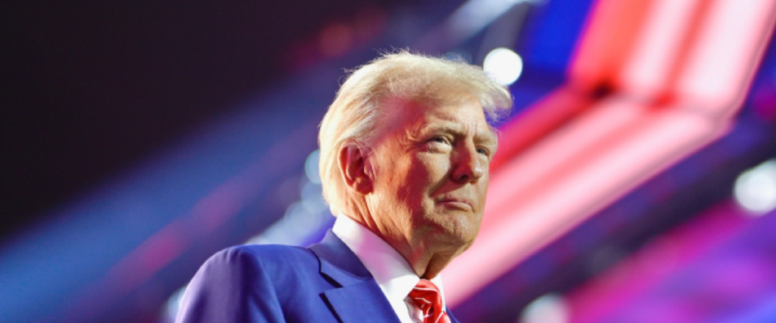 Donald Trump lanza guiño a un 