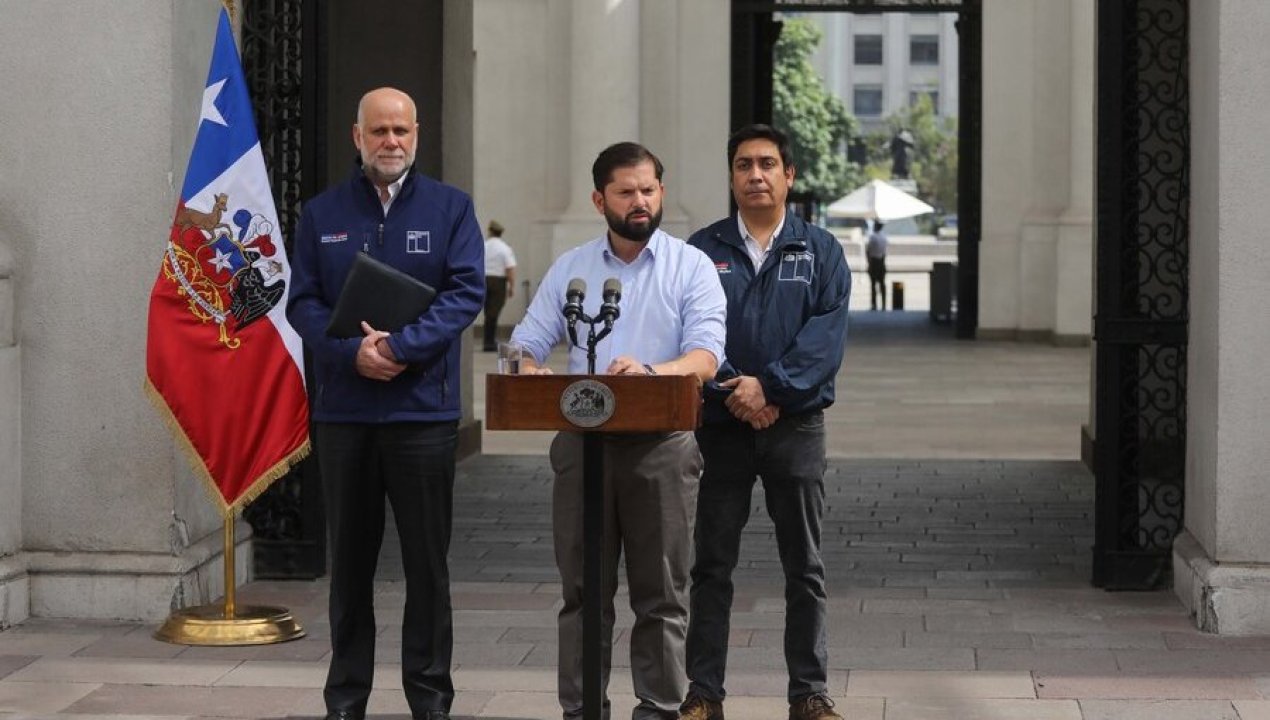 /actualidad/boric-anuncia-reconstruccion-y-pondra-urgencia-a-regulacion-de-terrenos