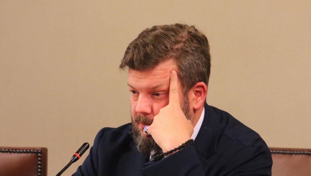/magazine/eres-un-infame-johannes-kaiser-encara-a-academico-de-la-chile-por-debate